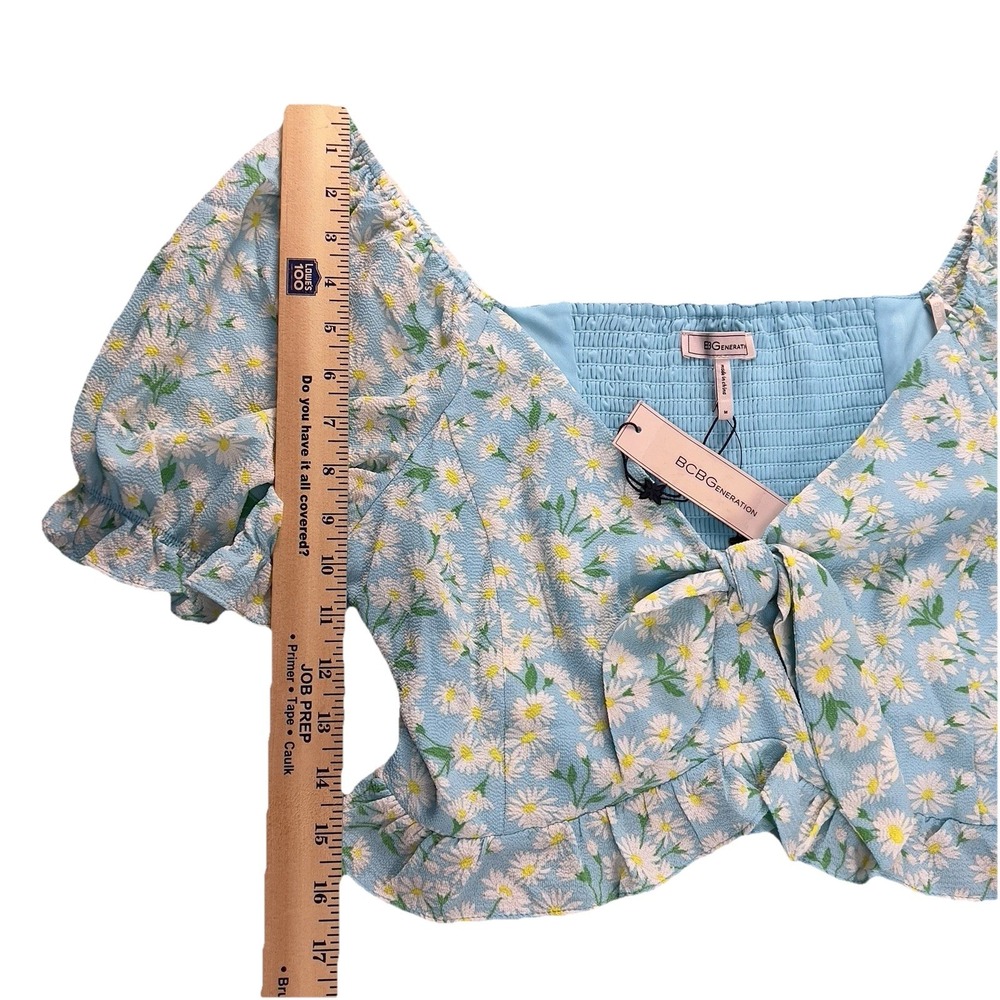BCBGeneration Retro Daisy Garden Knot Front Crop Top & Shorts Medium Cottage NEW - Picture 7 of 10